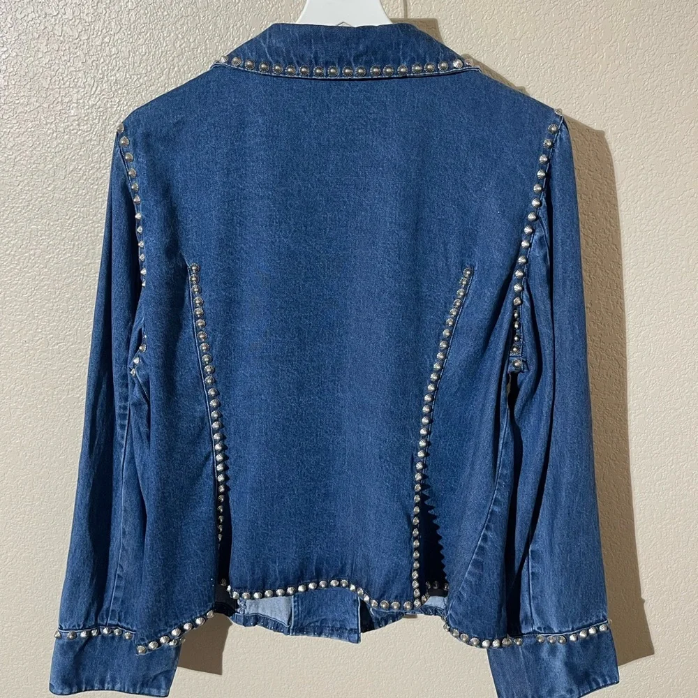 Sold - Picture 2 of 7